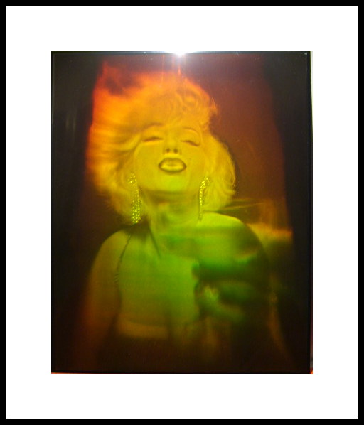 Marilyn Toast hologram 20x25 cm ram 40x50 cm 1.800:- Hand och glas UTANFÖR ca 12 cm Holograf Nick Hardy